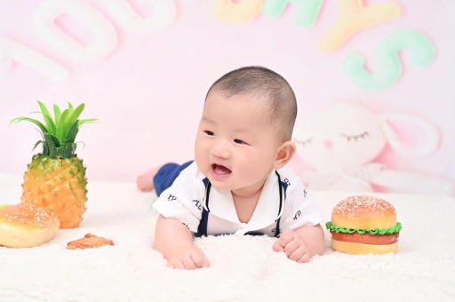 石狮宝宝眼角红血丝 石狮宝宝眼角红血丝